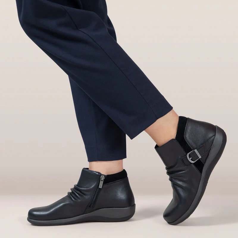 Luna Ankle Boot - Black - Image 6